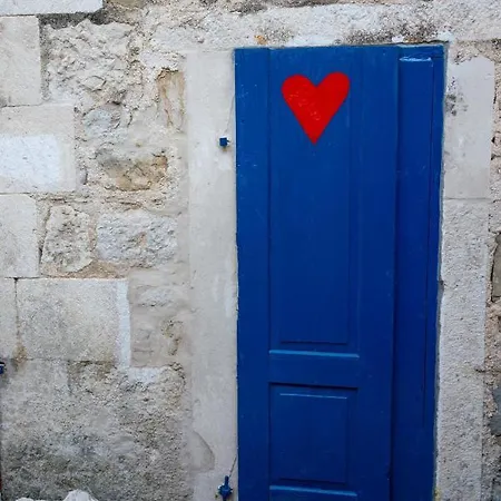 Old Town - Square Apartment