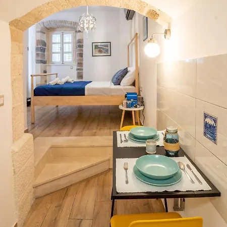 Old Town - Square Apartment *