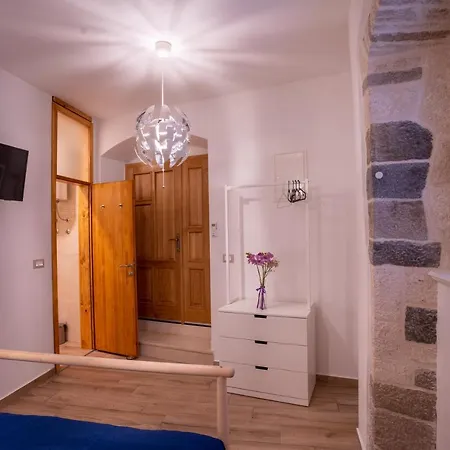 Old Town - Square Apartman *