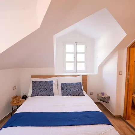 Old Town - Square Apartment