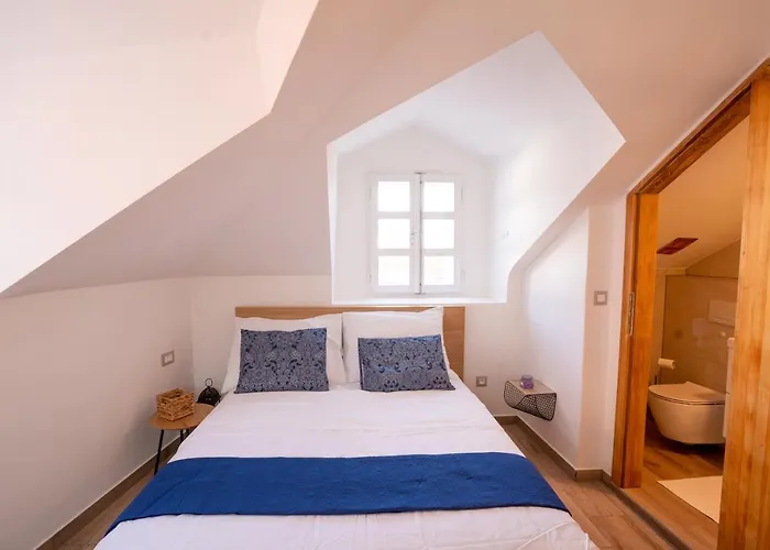 Old Town - Square Apartment